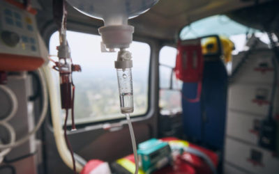 Comment le transport de sang est-il organisé pour les transfusions urgentes ?